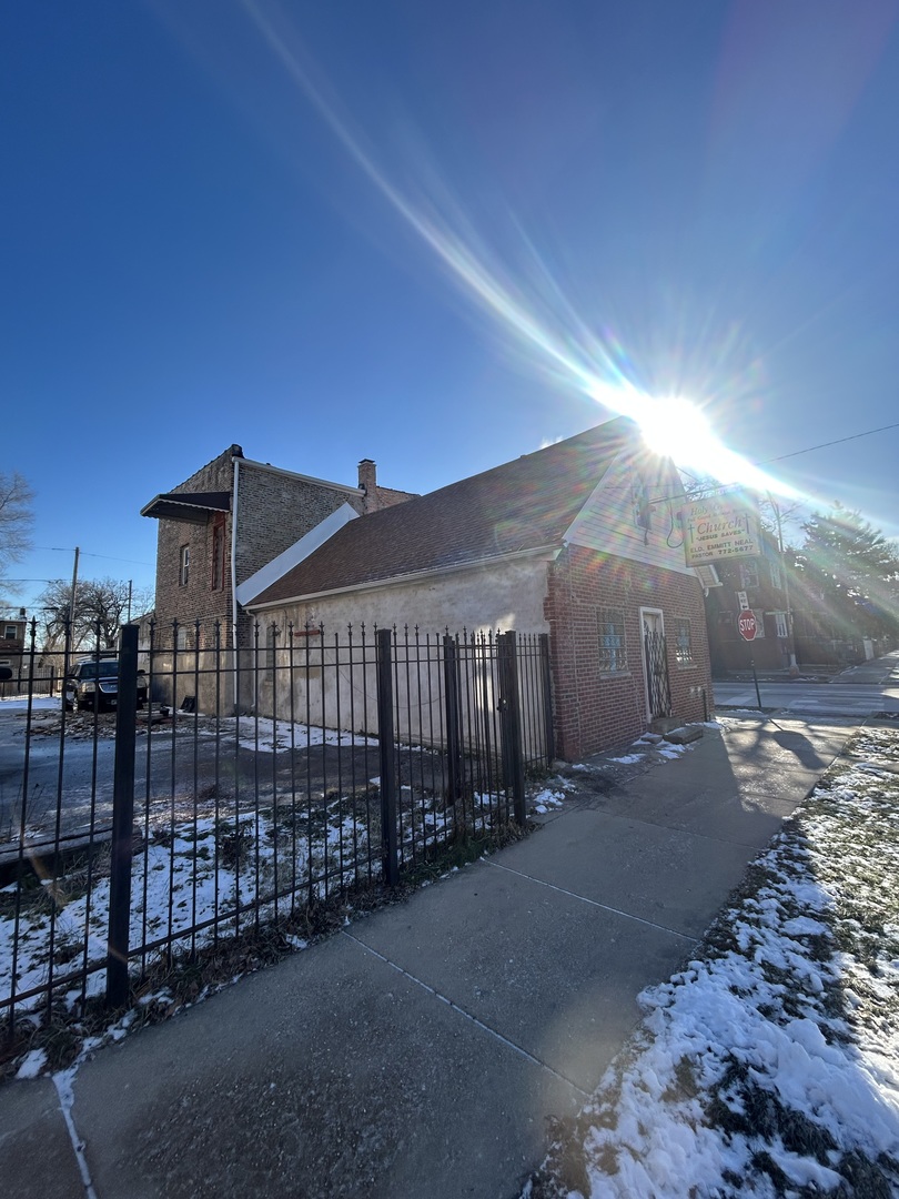 1001 N Springfield Avenue, Chicago, IL 60651