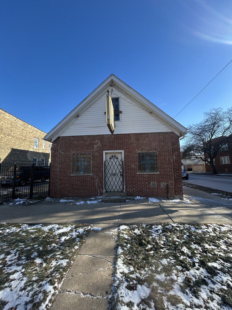 1001 N Springfield Avenue, Chicago, IL 60651