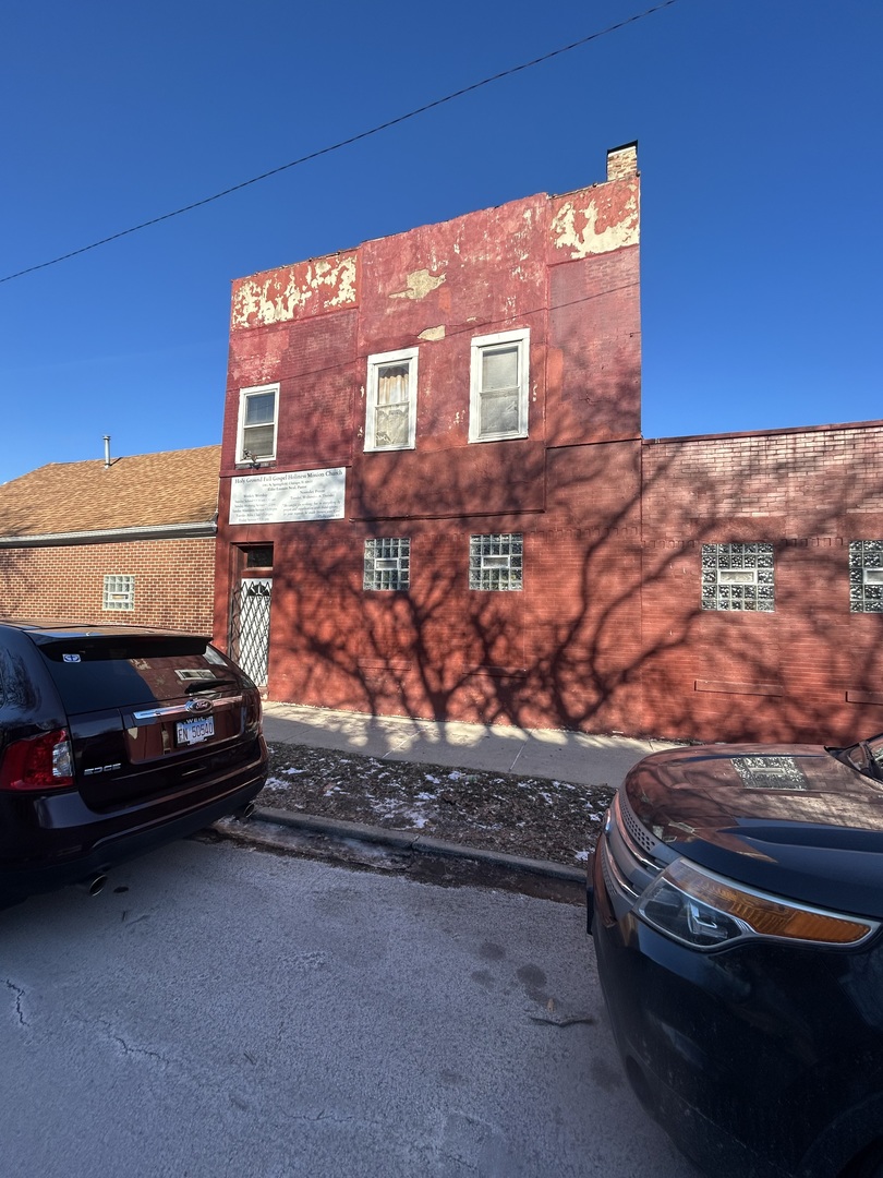 1001 N Springfield Avenue, Chicago, IL 60651