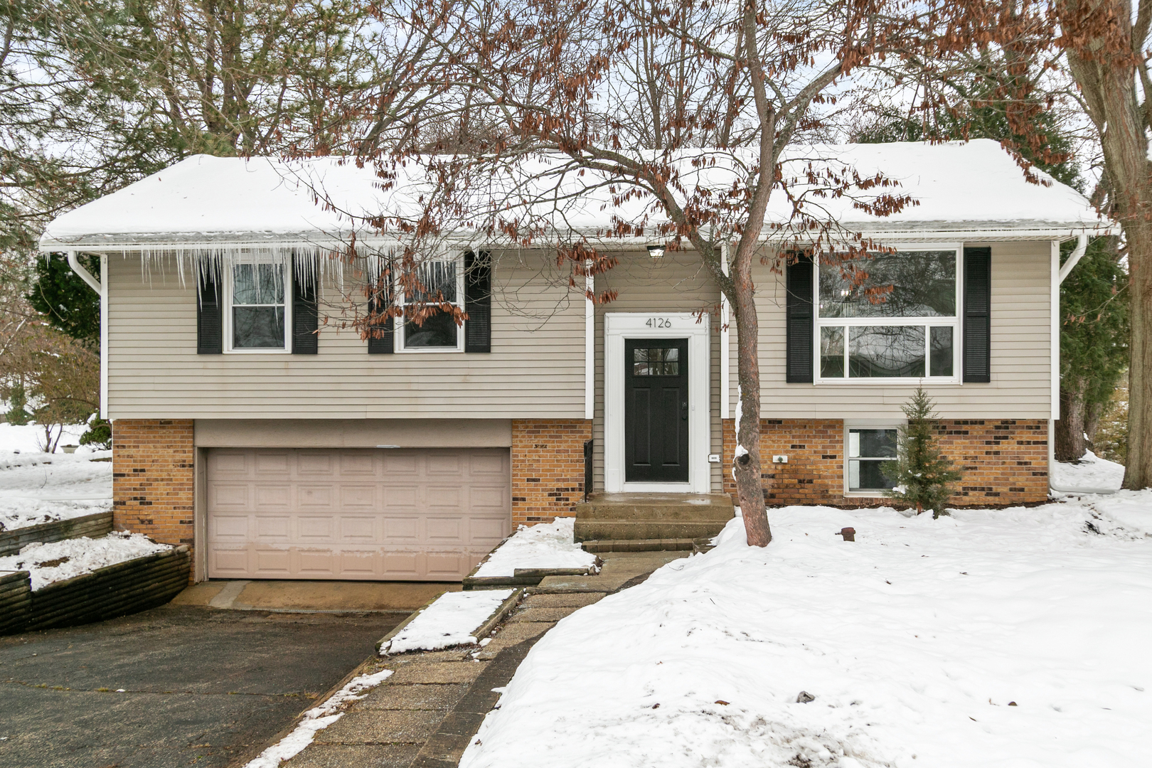 4126 Wildwood Drive, Crystal Lake, IL 60014