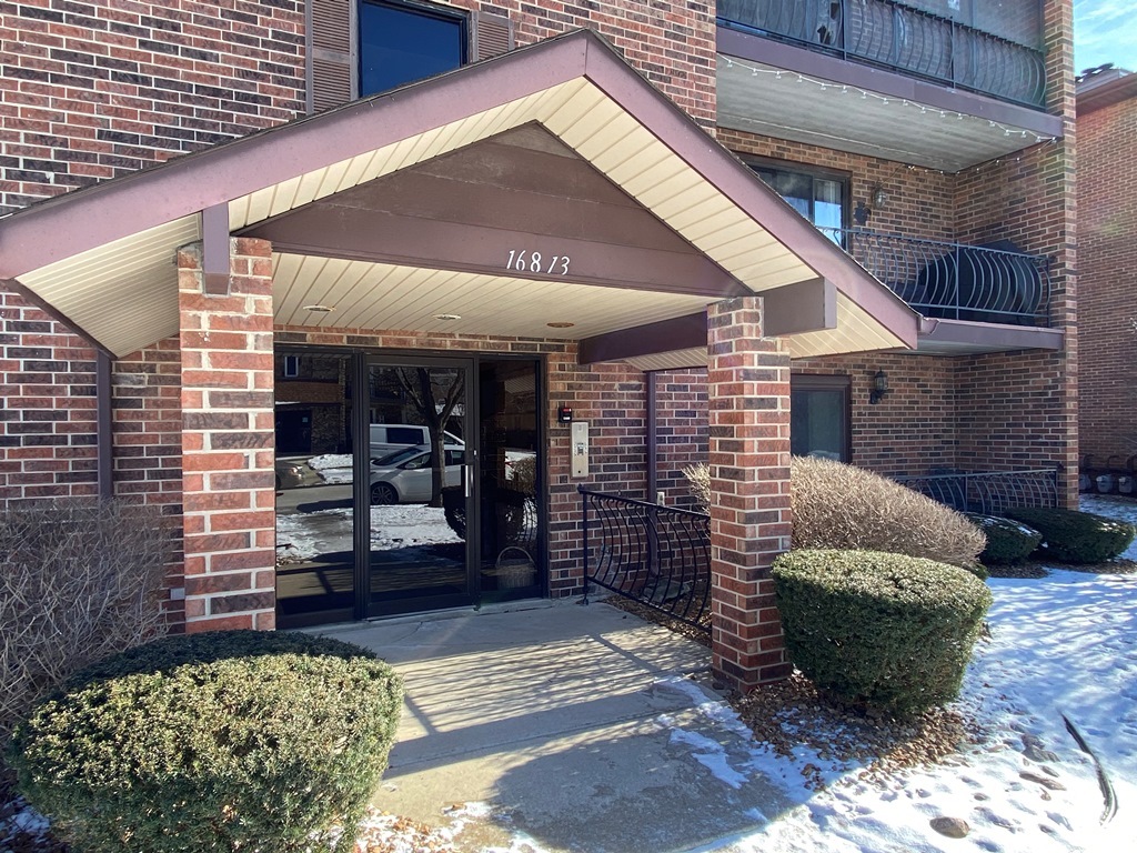 16813 81st Avenue #1S, Tinley Park, IL 60477