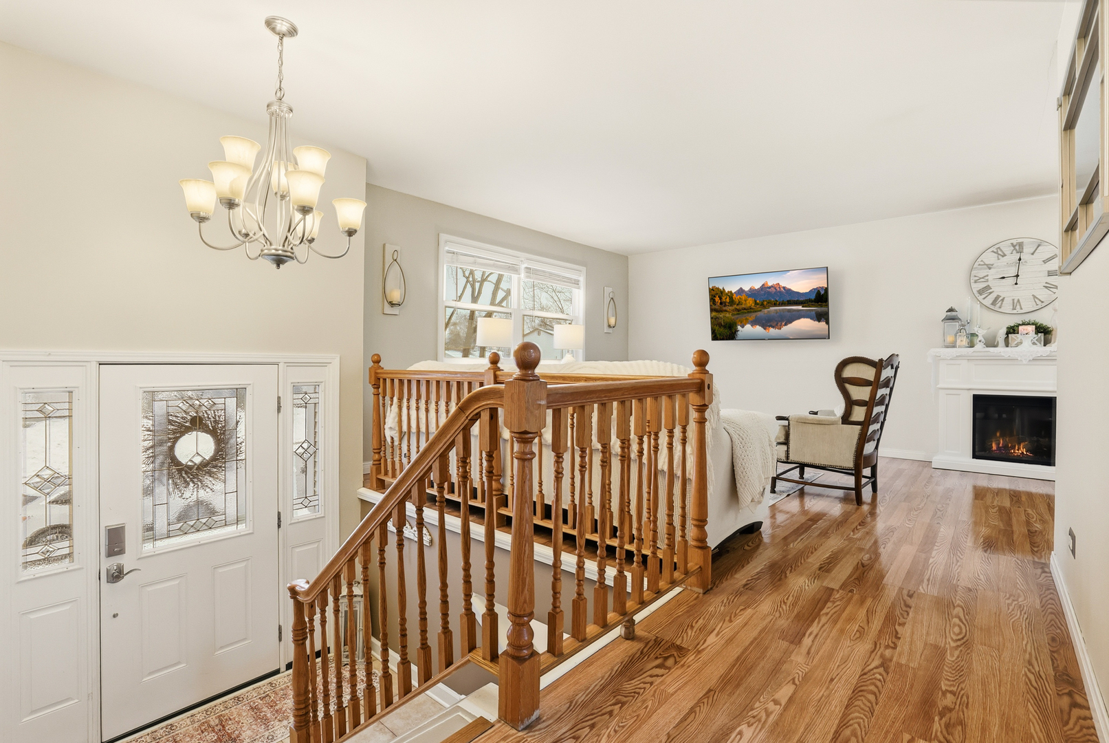 72 W Nevada Avenue, Glendale Heights, IL 60139