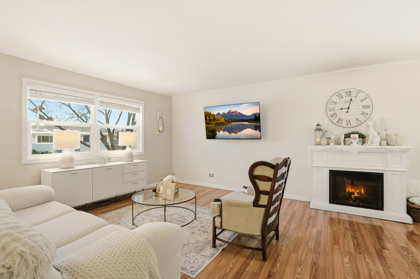 72 W Nevada Avenue, Glendale Heights, IL 60139