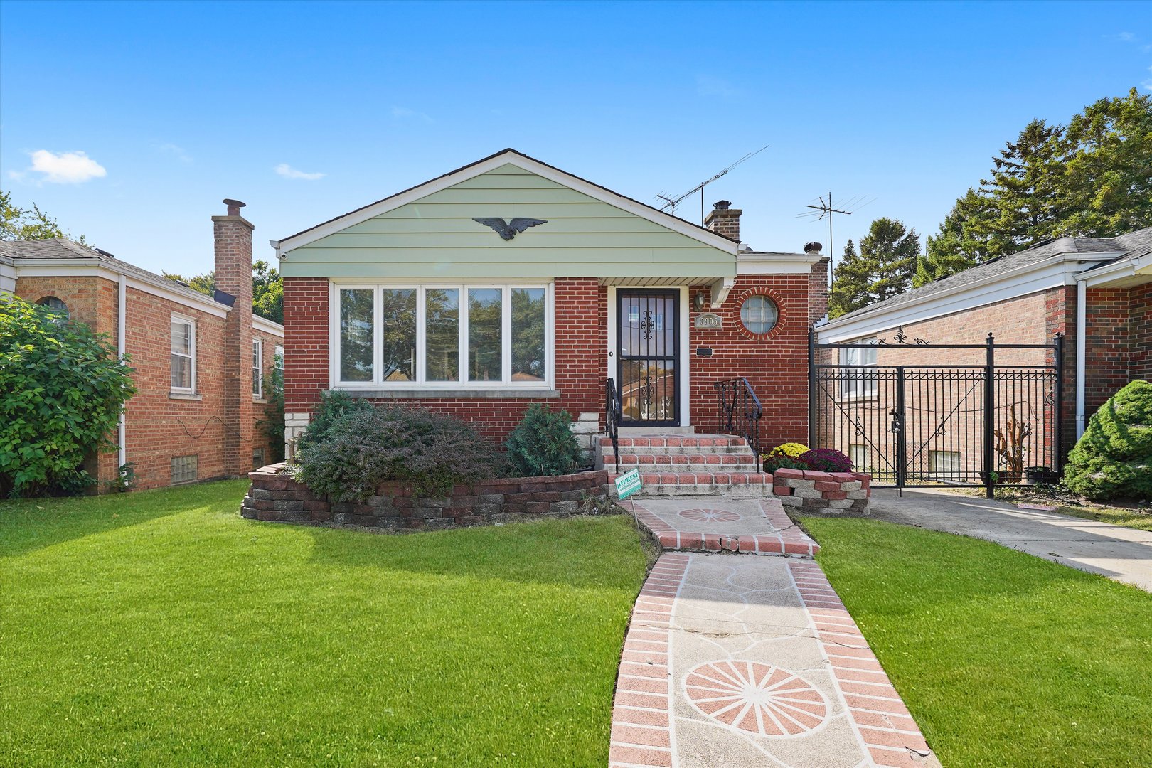 3905 W 81st Place, Chicago, IL 60652