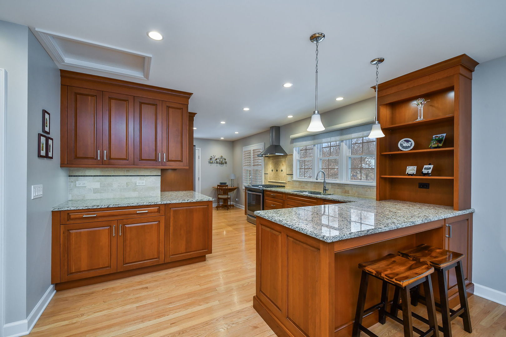 522 Deerpath Road, Glen Ellyn, IL 60137