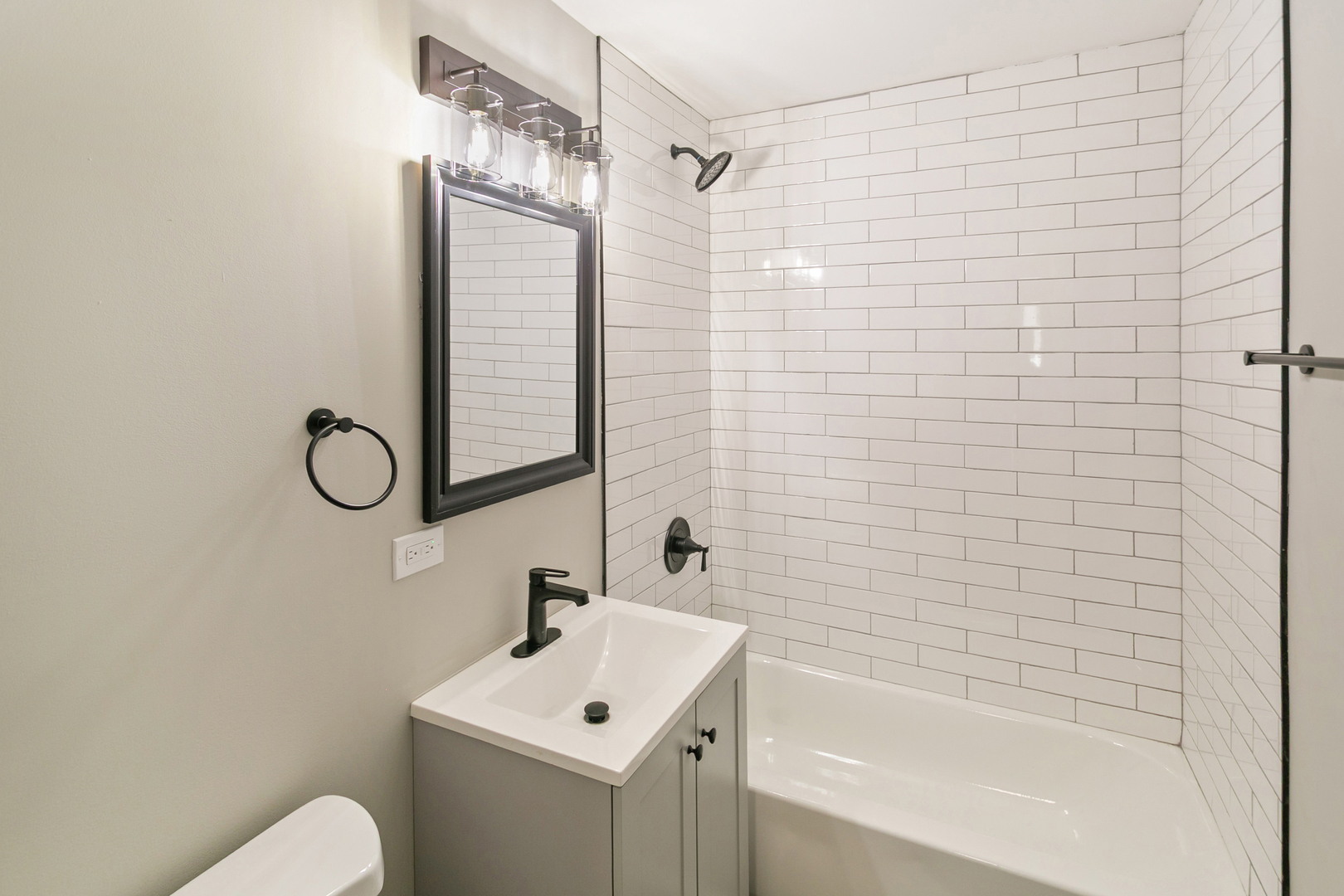 531 W Winchester Road, Chicago Heights, IL 60411