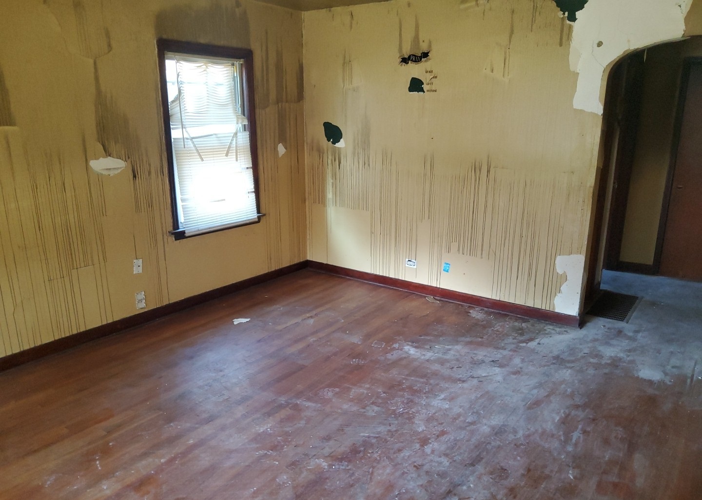 15734 Marshfield Avenue, Harvey, IL 60426