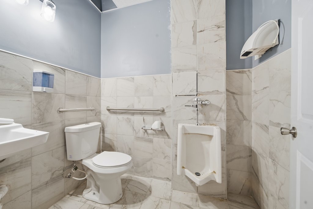 81 W Jefferson Street, Joliet, IL 60432