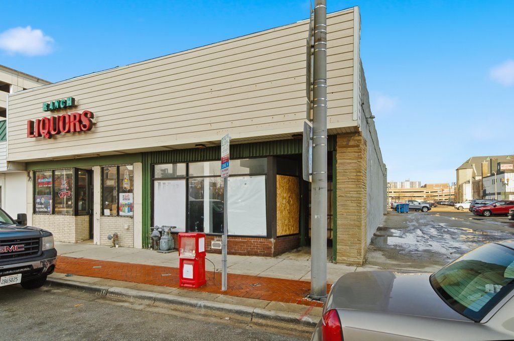 81 W Jefferson Street, Joliet, IL 60432