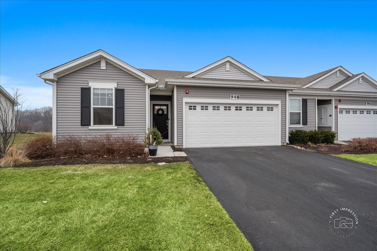 948 Darwin Street, North Aurora, IL 60542