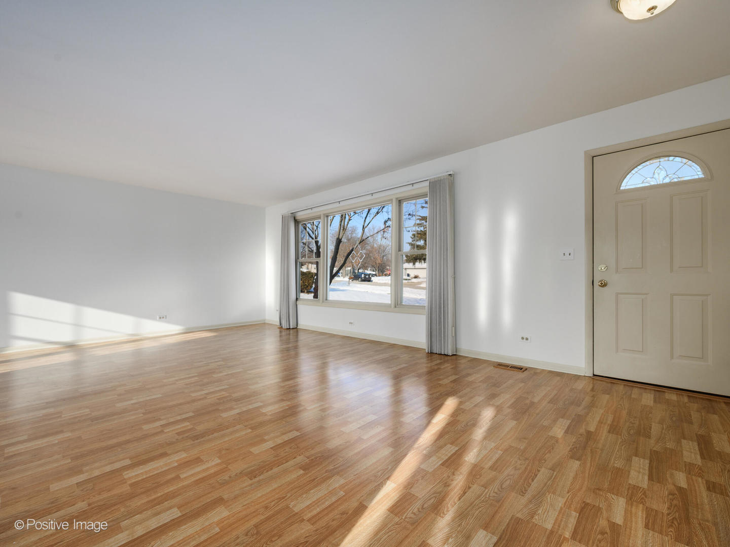 24W681 Woodcrest Drive, Naperville, IL 60540