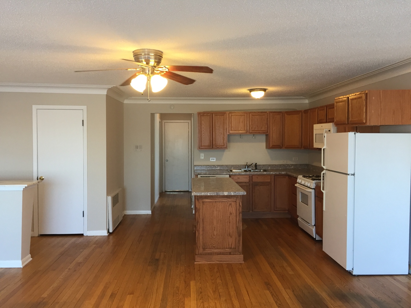 6037 W Belmont Avenue, Chicago, IL 60634