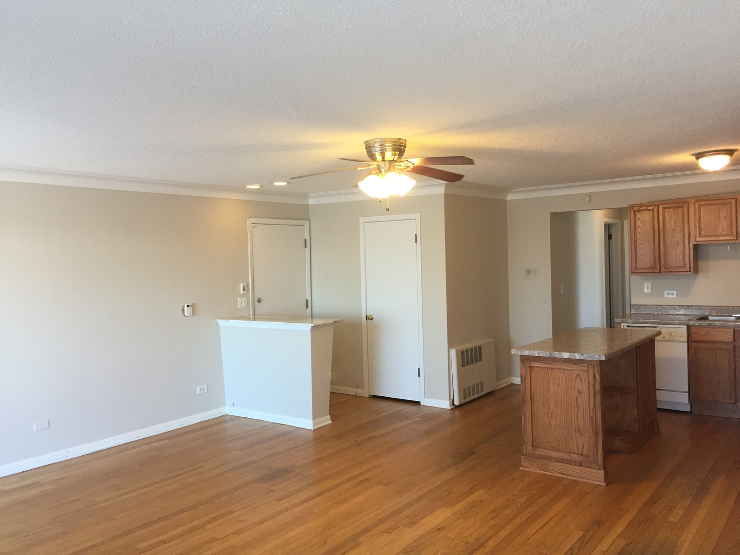 6037 W Belmont Avenue, Chicago, IL 60634