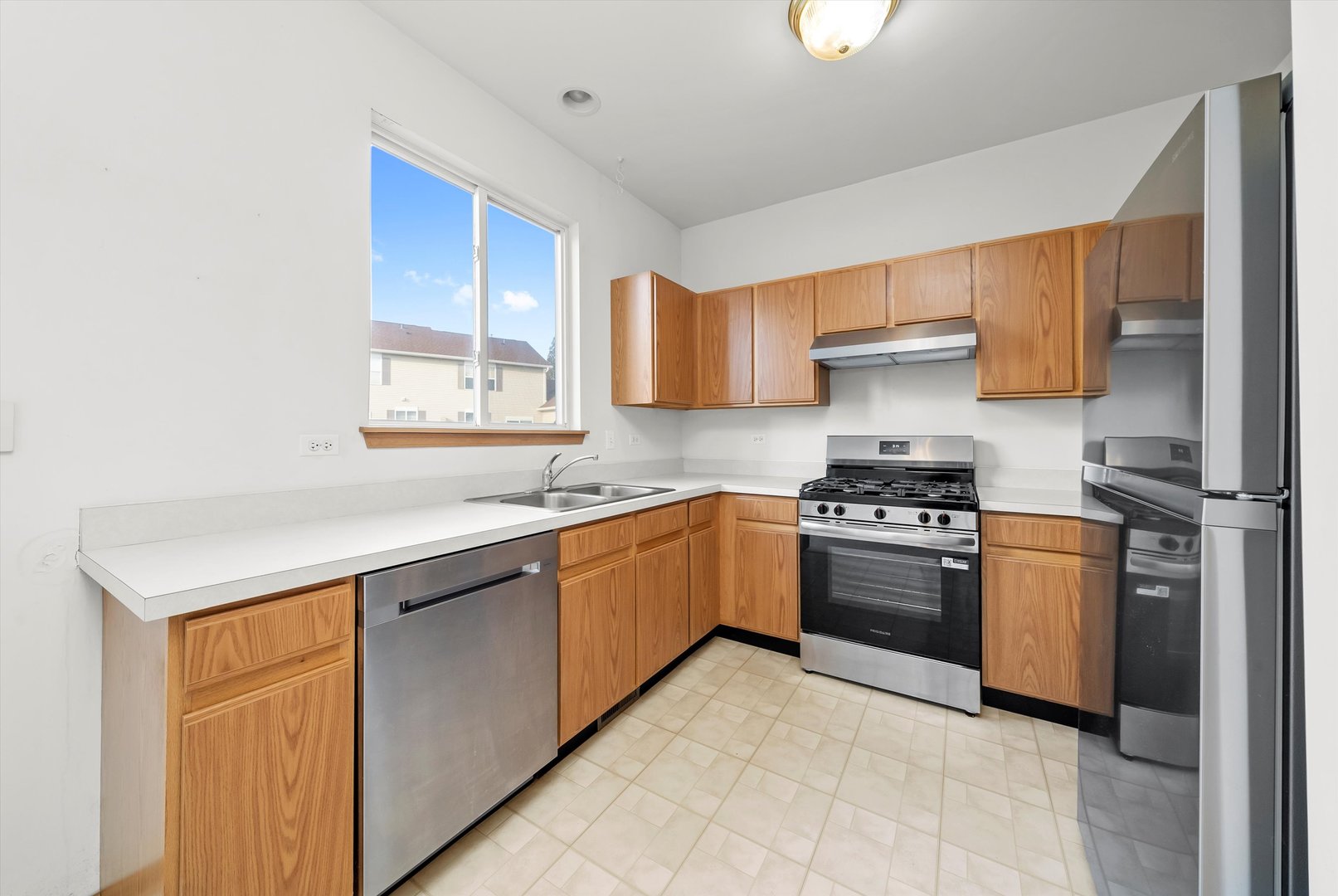 522 Littleton Trail, Elgin, IL 60120