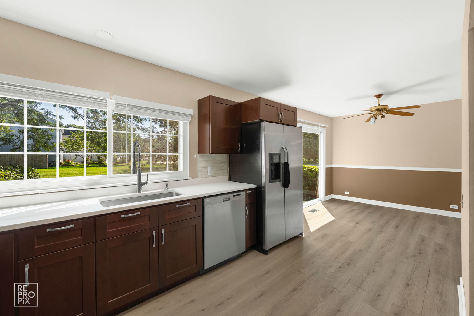 1705 College Green Drive, Elgin, IL 60123