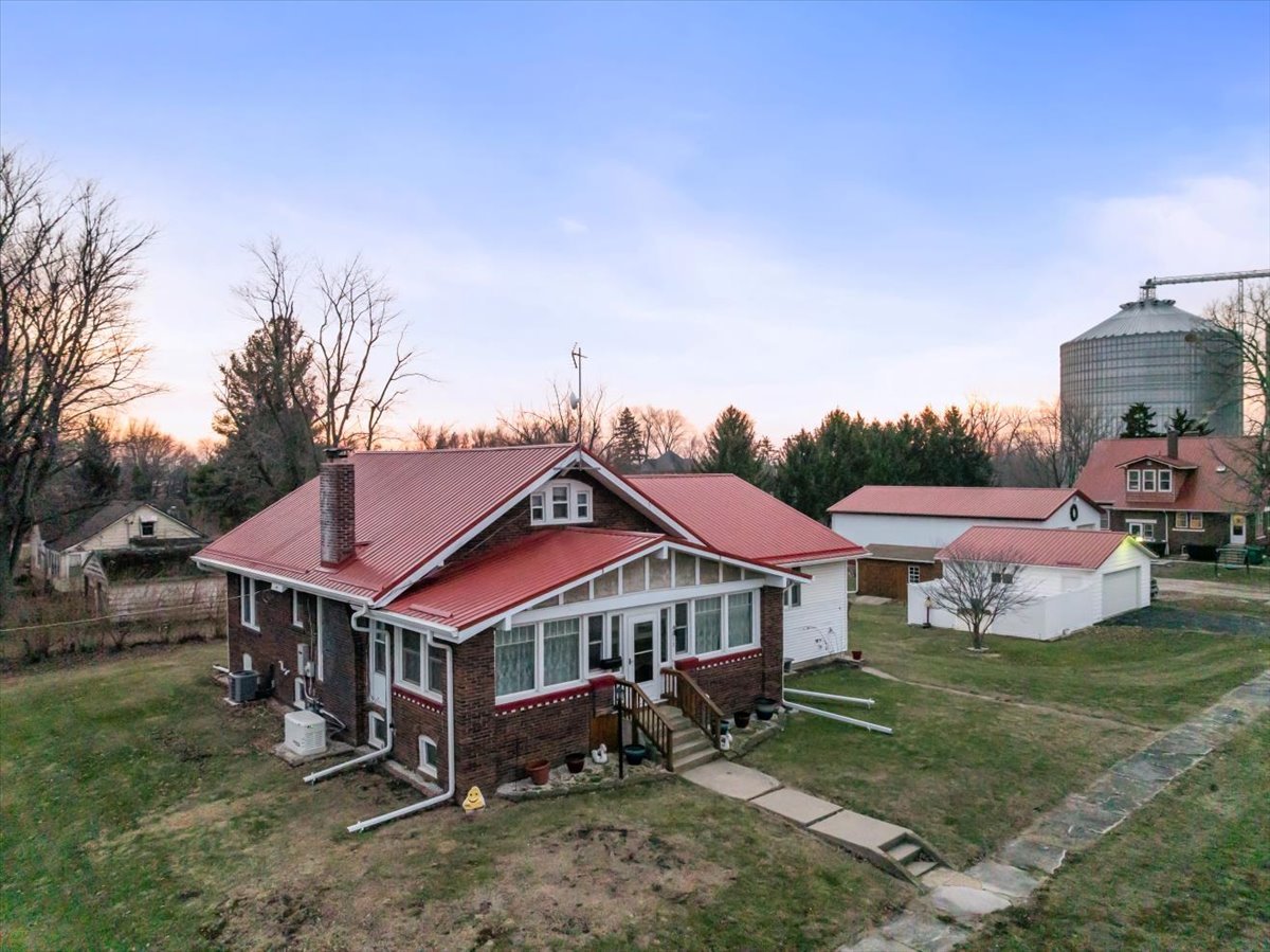 112 E Jefferson Street, Dana, IL 61321