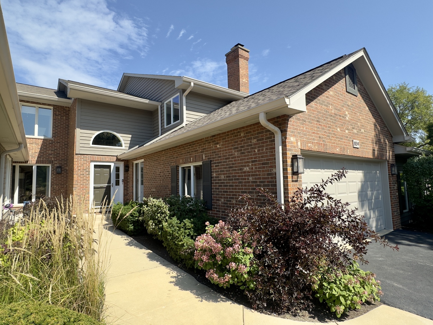 859 Saddlewood Drive, Glen Ellyn, IL 60137