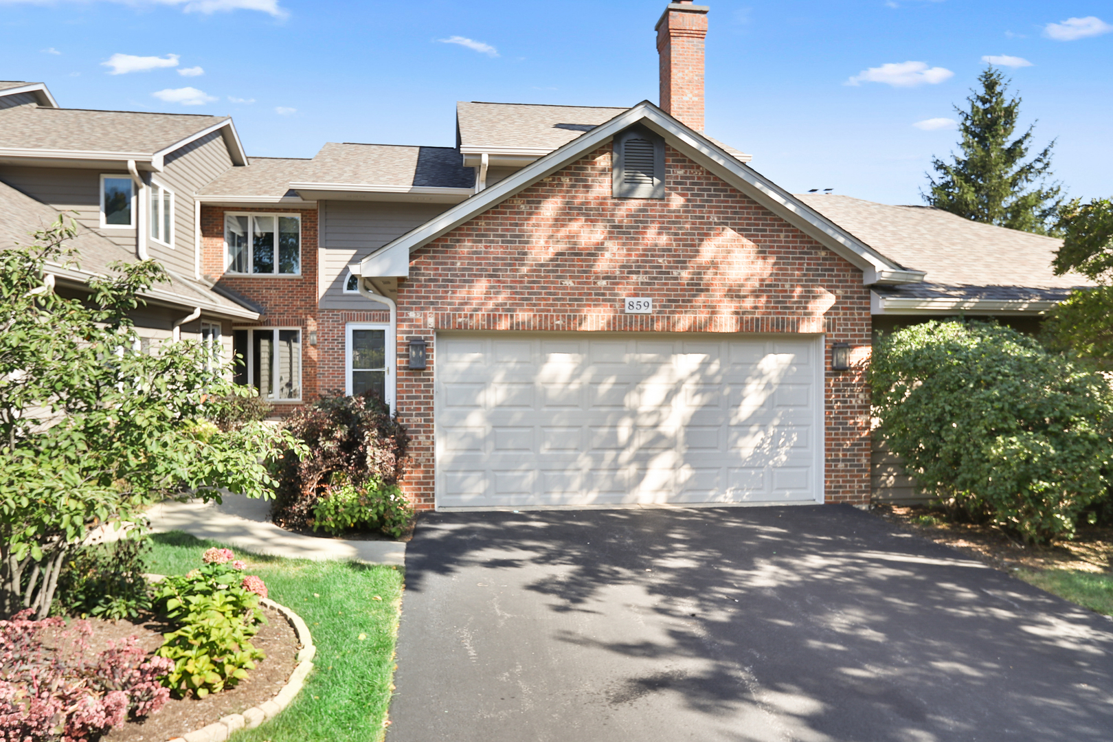 859 Saddlewood Drive, Glen Ellyn, IL 60137