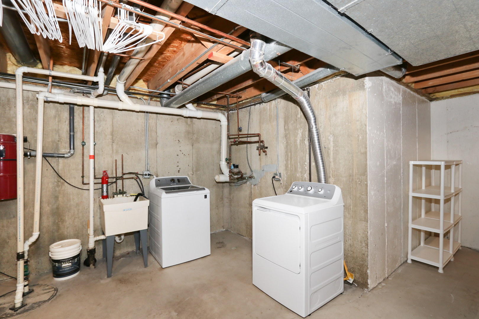 859 Saddlewood Drive, Glen Ellyn, IL 60137