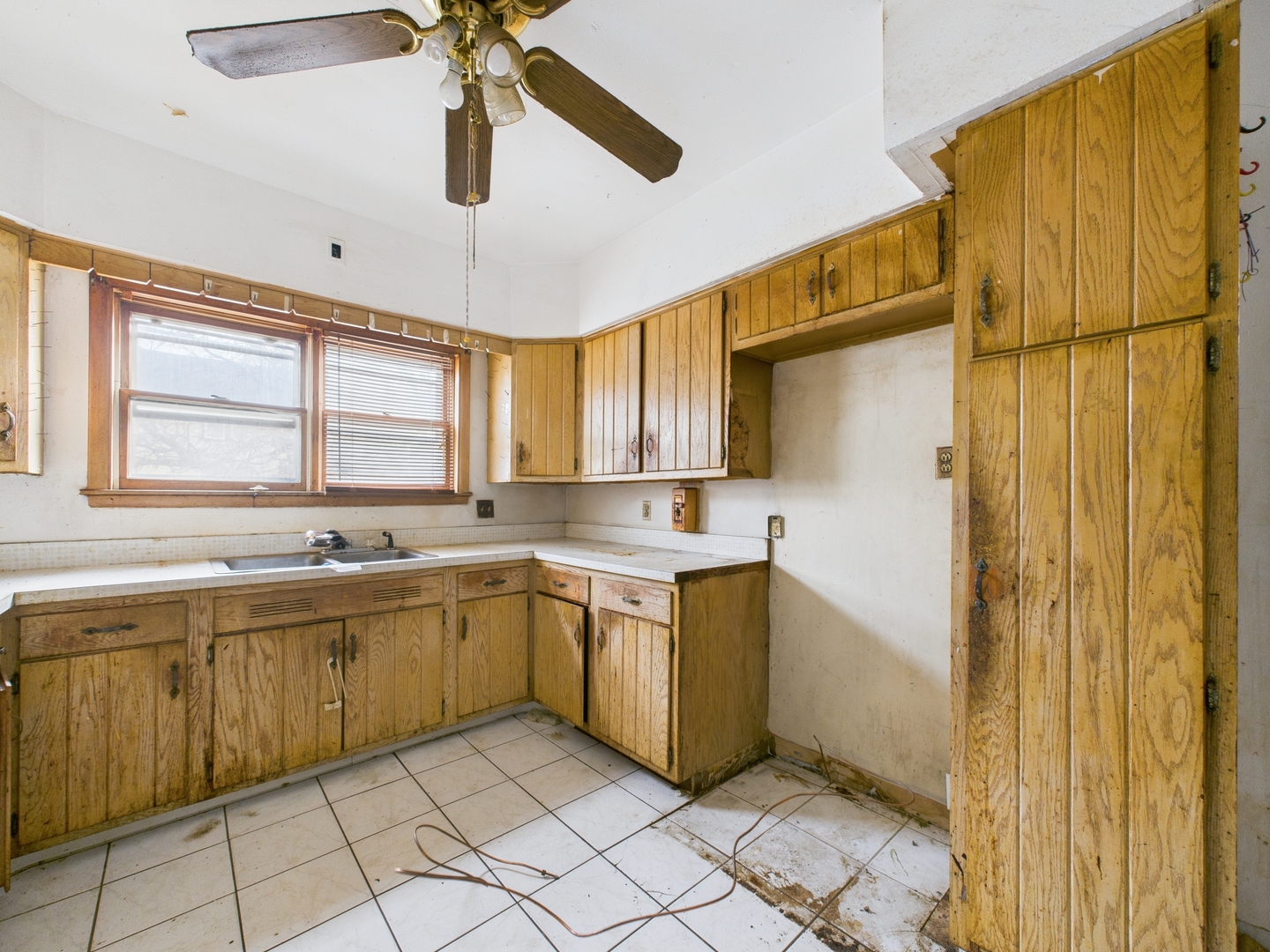 1840 S 7th Avenue, Maywood, IL 60153