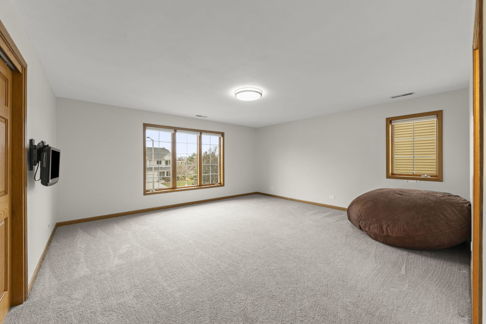 393 E 16th Place, Lombard, IL 60148