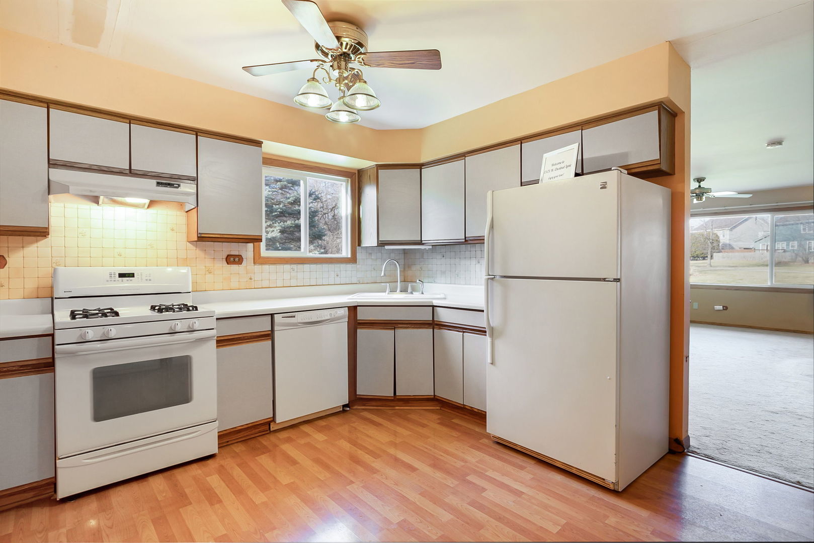 17475 W Chestnut Lane, Gurnee, IL 60031