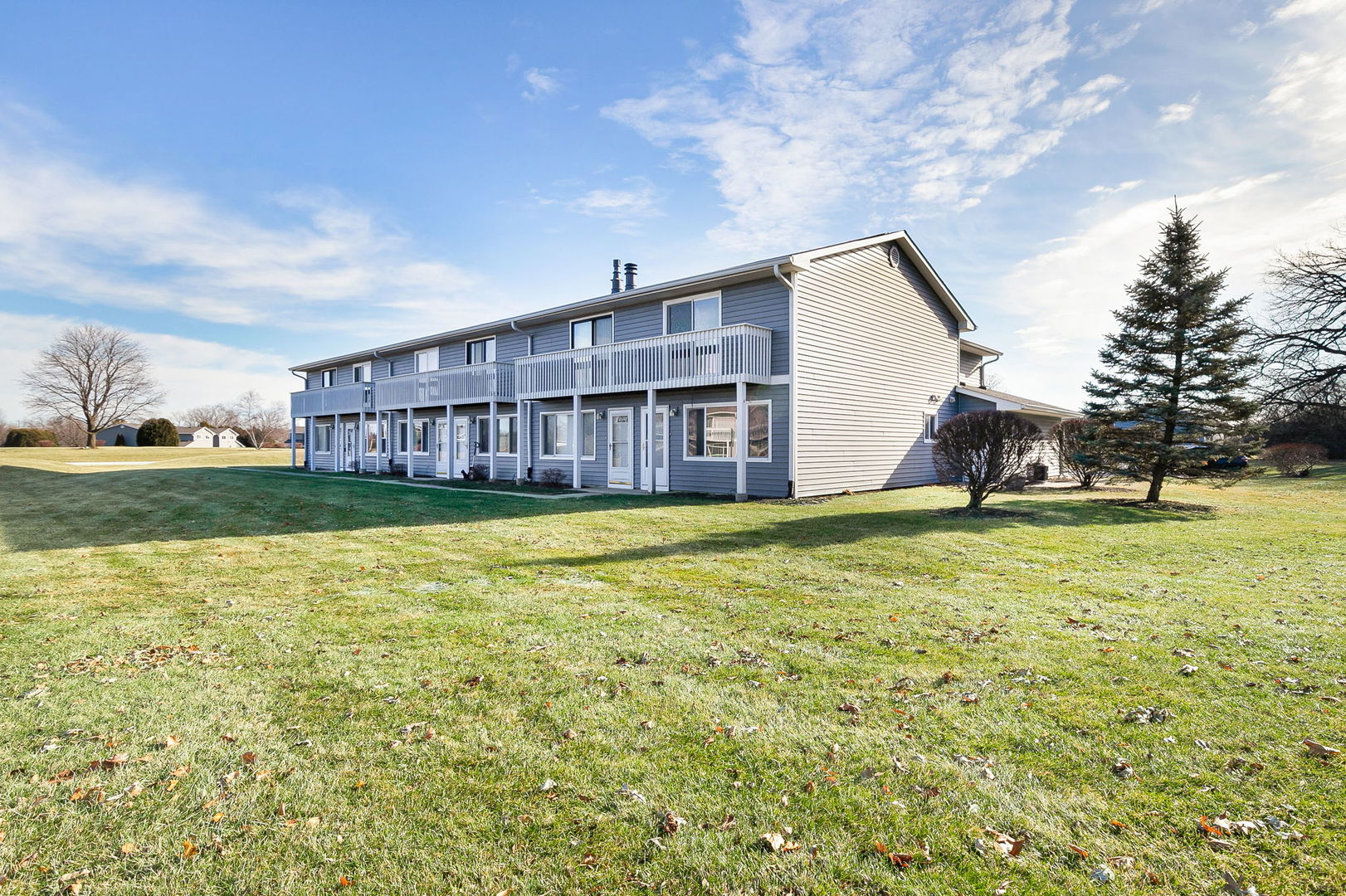 17475 W Chestnut Lane, Gurnee, IL 60031