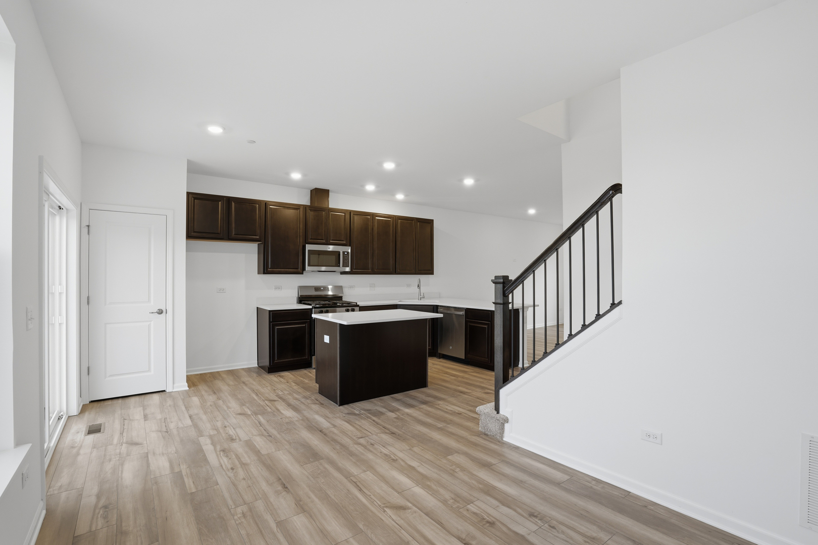 247 Settlers Place, West Dundee, IL 60118