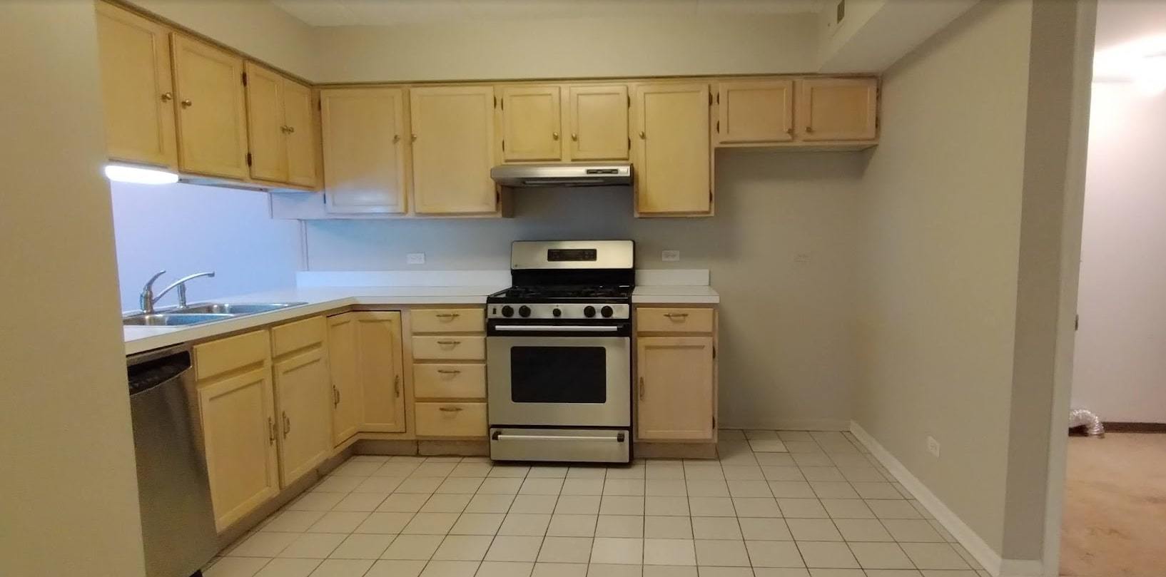 18600 Village West Drive #303, Hazel Crest, IL 60429