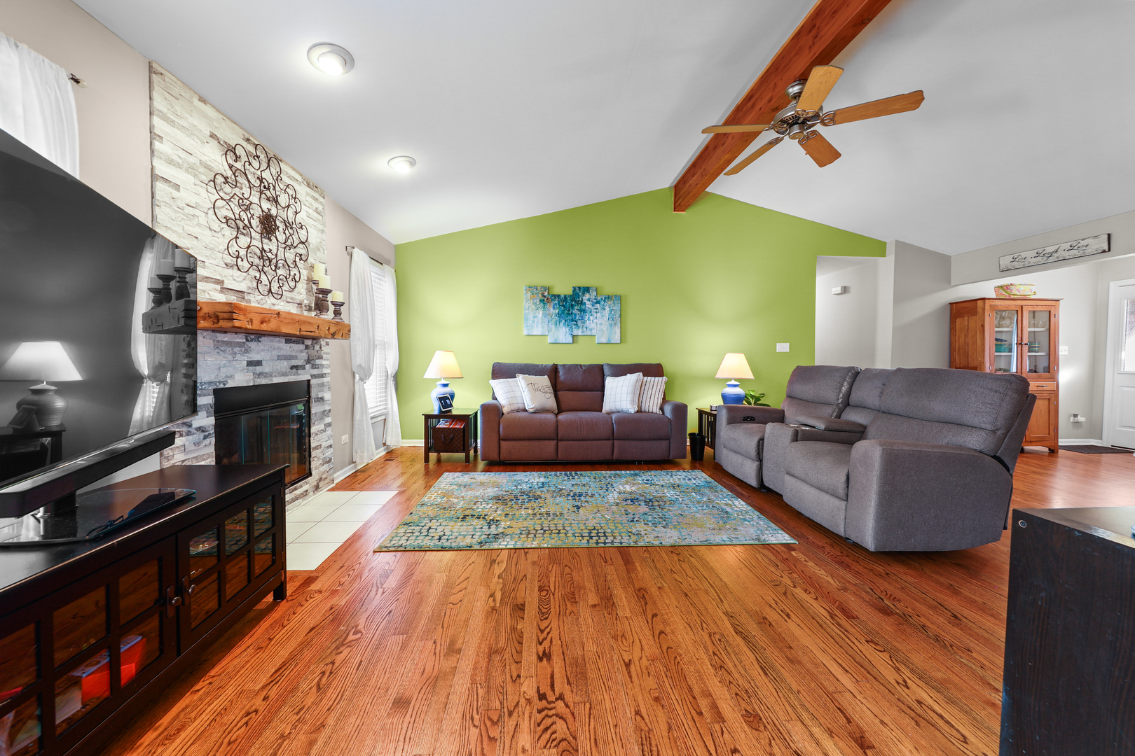 25032 W McMillin Drive, Channahon, IL 60410