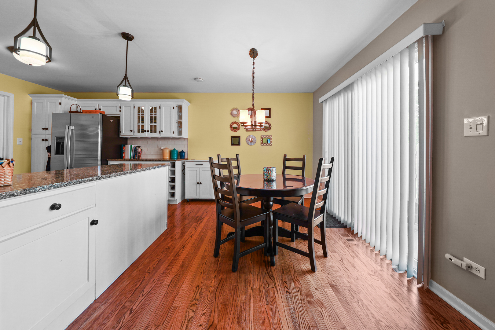 25032 W McMillin Drive, Channahon, IL 60410