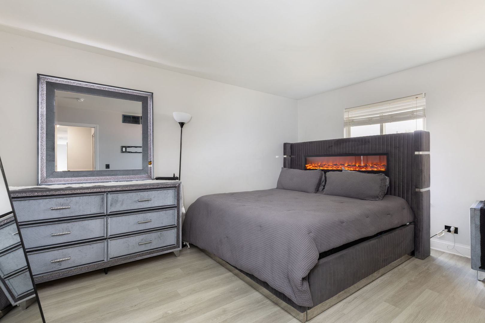 706 Keller Street, Plano, IL 60545