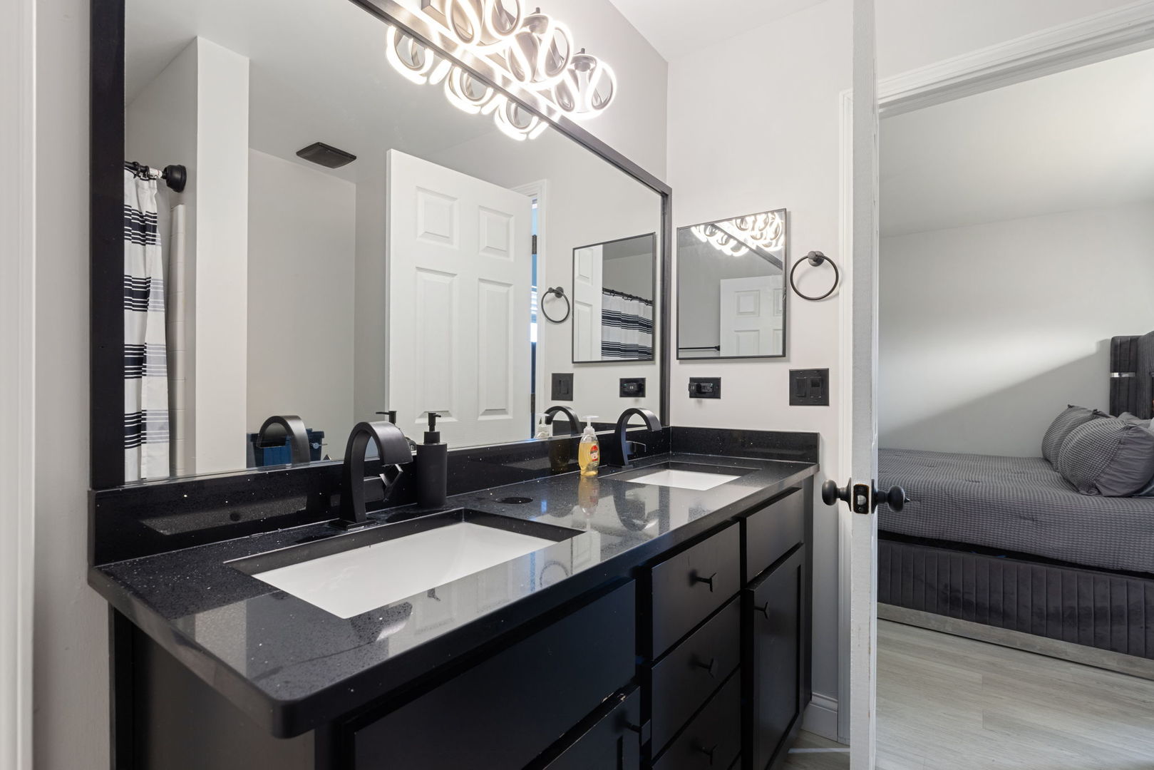 706 Keller Street, Plano, IL 60545