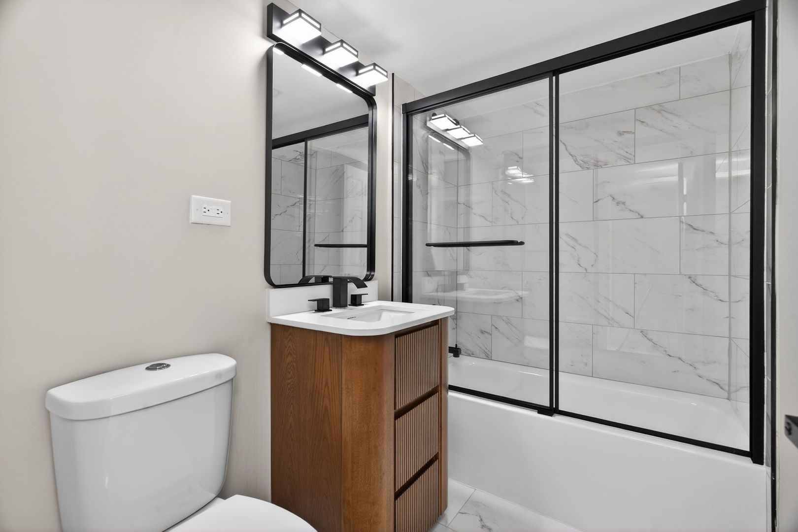 6046 N Oriole Avenue, Chicago, IL 60631