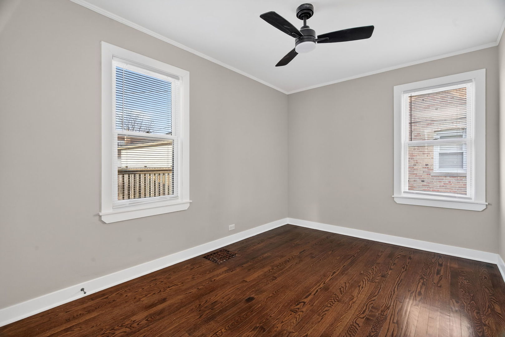 6046 N Oriole Avenue, Chicago, IL 60631