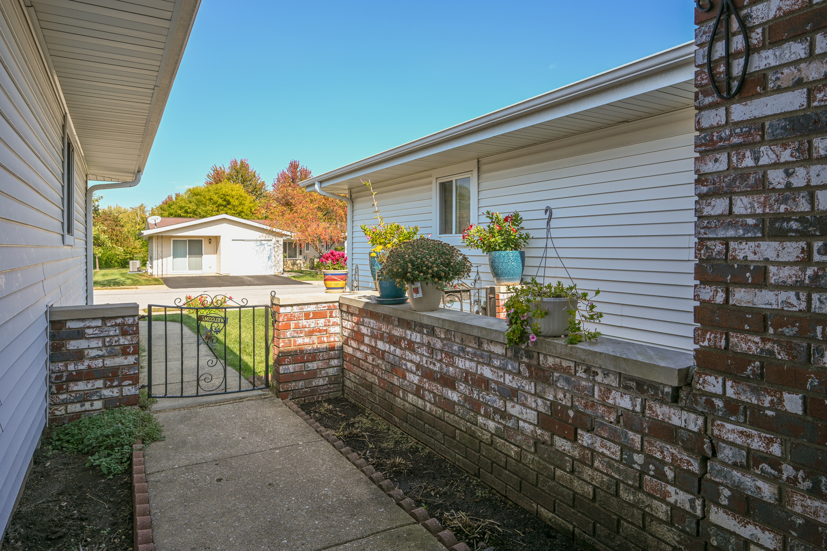 951 Chelsea Lane, Schaumburg, IL 60193