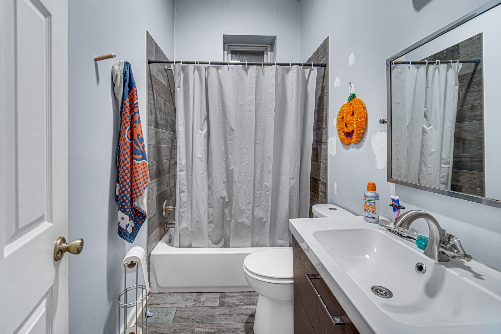 2419 S Albany Avenue, Chicago, IL 60623