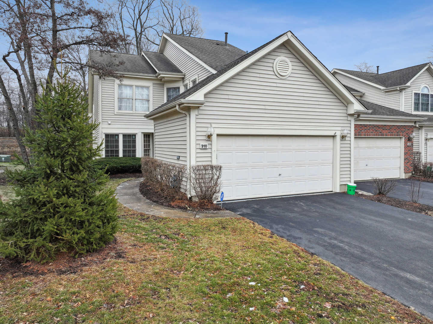 310 Spring Creek Circle, Schaumburg, IL 60173