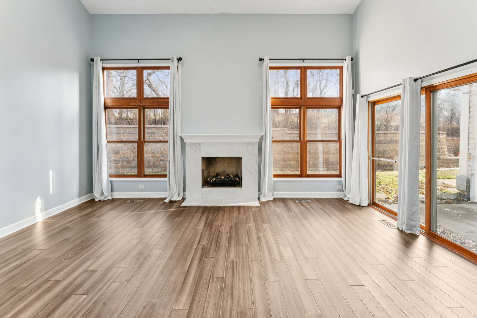 310 Spring Creek Circle, Schaumburg, IL 60173