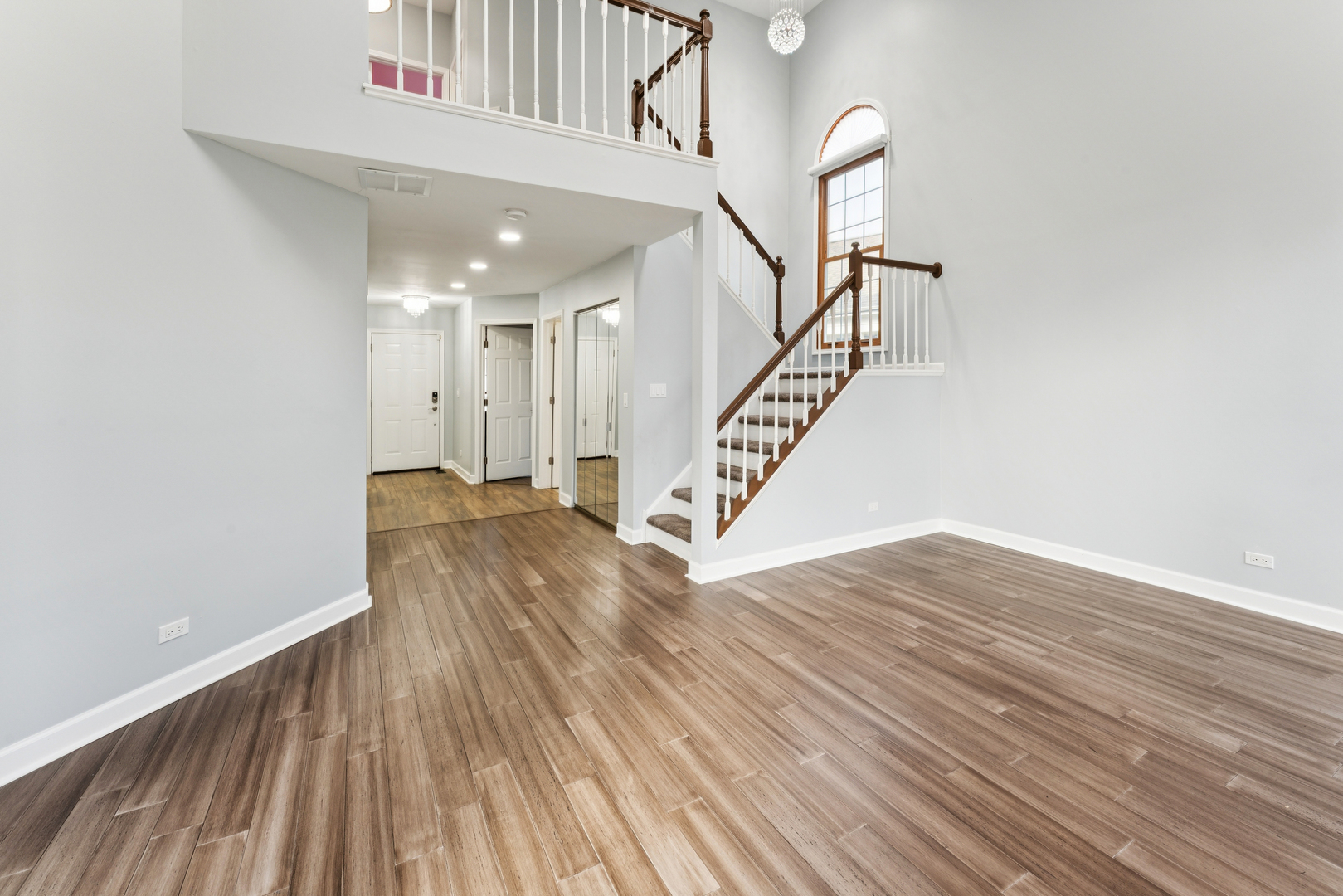 310 Spring Creek Circle, Schaumburg, IL 60173