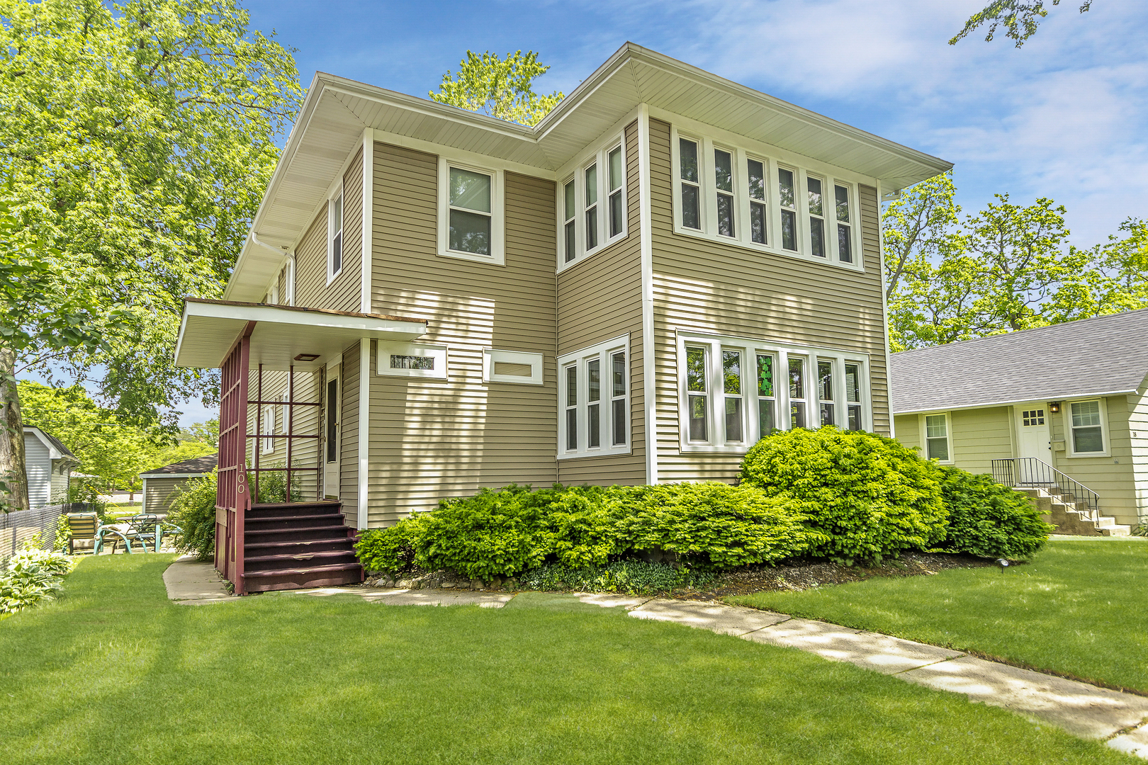 100 Belleplaine Avenue #1, Park Ridge, IL 60068