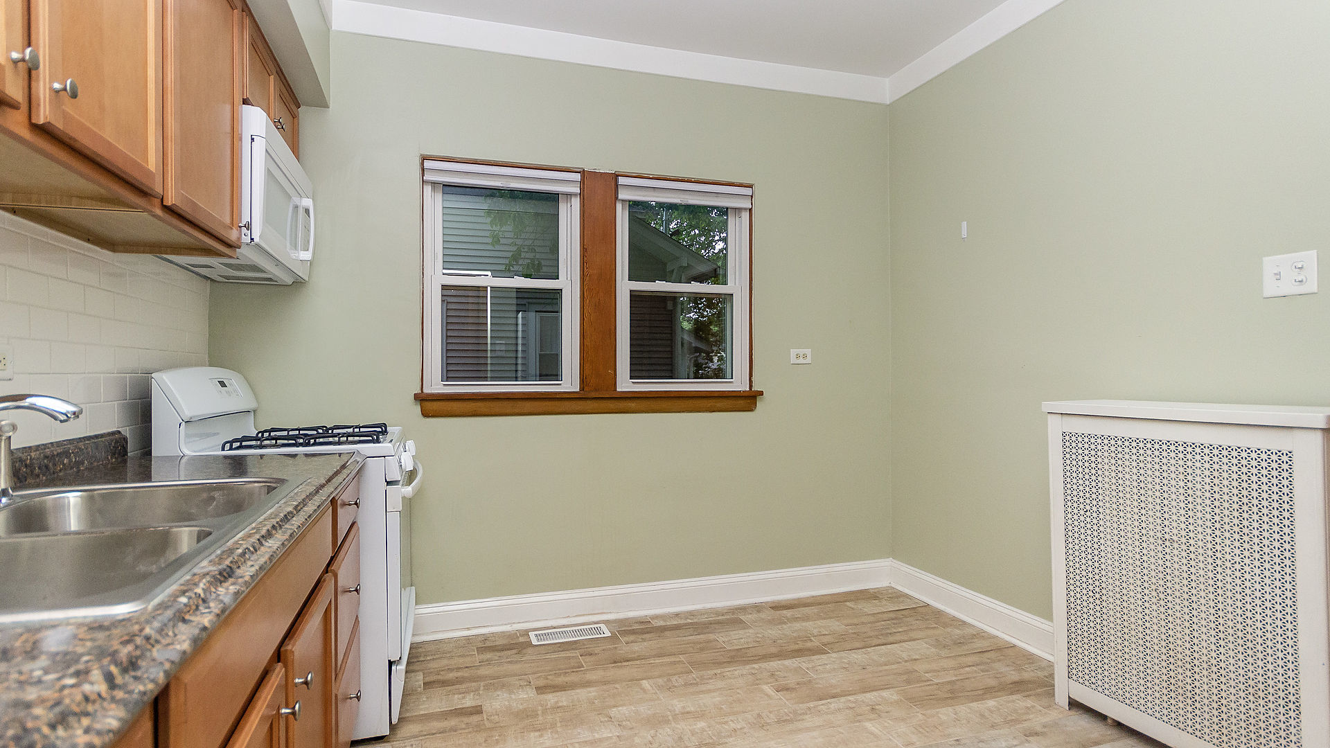 100 Belleplaine Avenue #1, Park Ridge, IL 60068