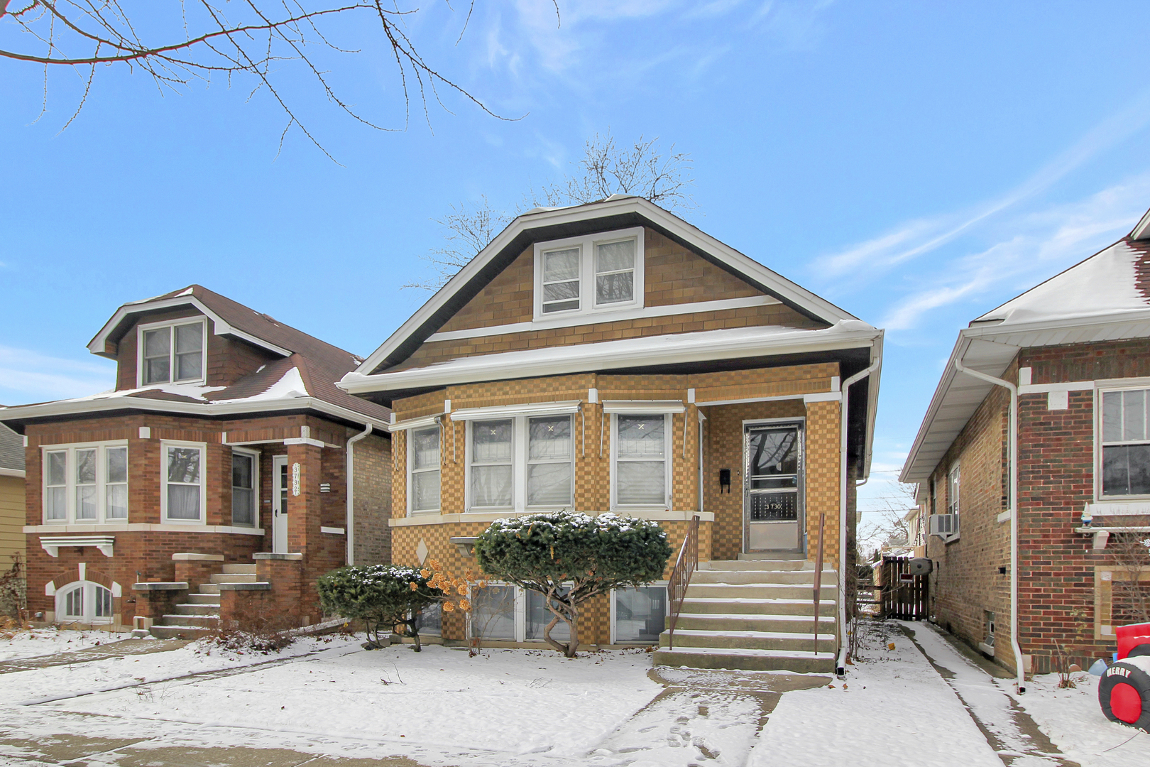 3730 Madison Avenue, Brookfield, IL 60513