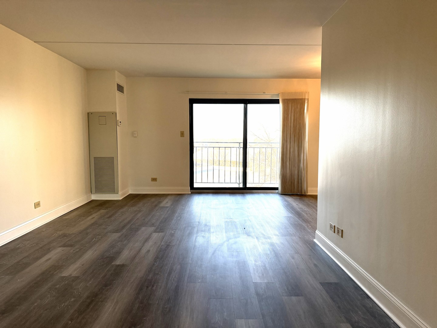 6340 Americana Drive #722, Willowbrook, IL 60527