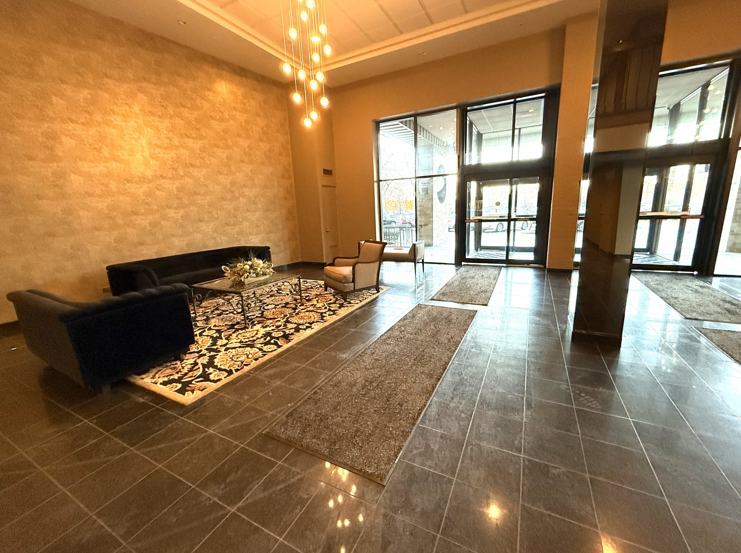 6340 Americana Drive #722, Willowbrook, IL 60527