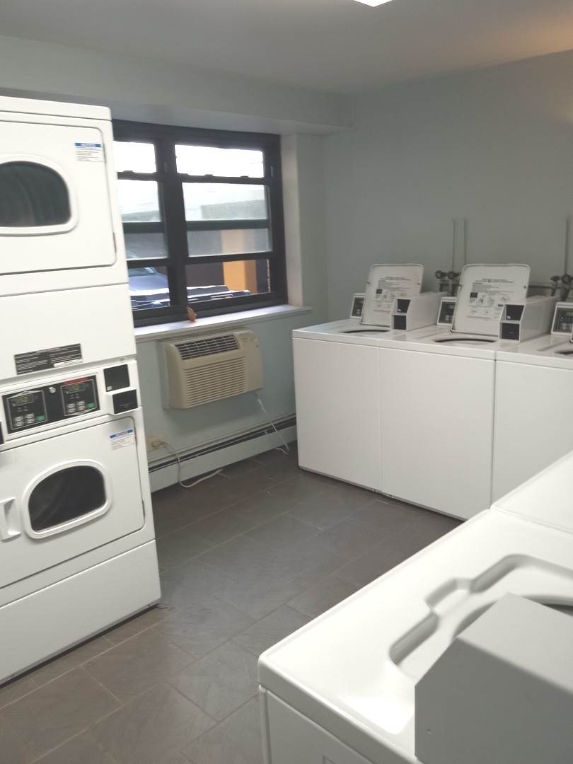 540 W Roscoe Street #382, Chicago, IL 60657