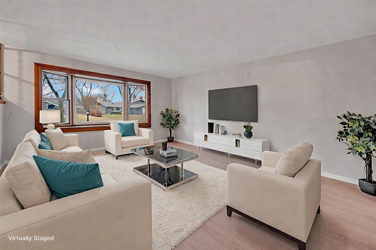 1828 Cannon Court, Schaumburg, IL 60193