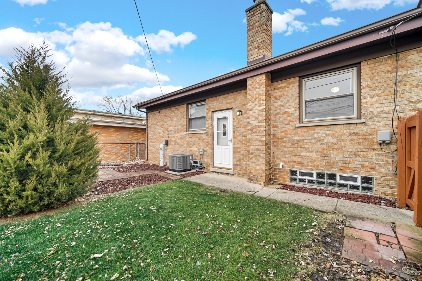 240 Westgate Avenue, Chicago Heights, IL 60411