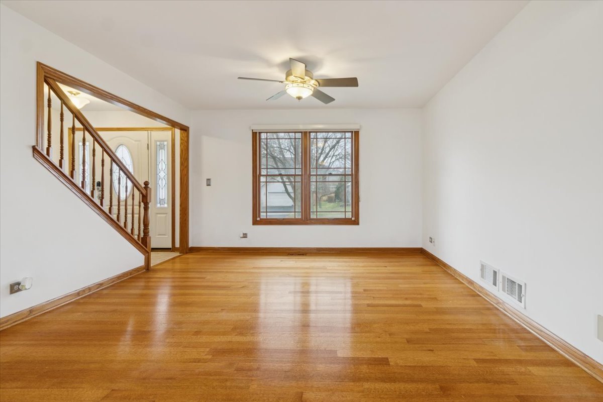 818 Wescott Road, Bolingbrook, IL 60440