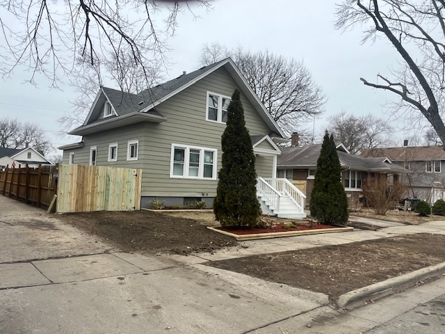 805 Helmholz Avenue, Waukegan, IL 60085